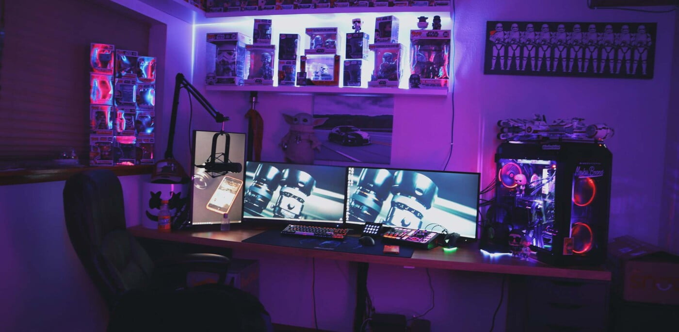 streamer gamer room set up using neon lights